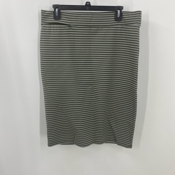 Toad&Co Dresses & Skirts - Toad&co striped stretchy pencil skirt with pocket L